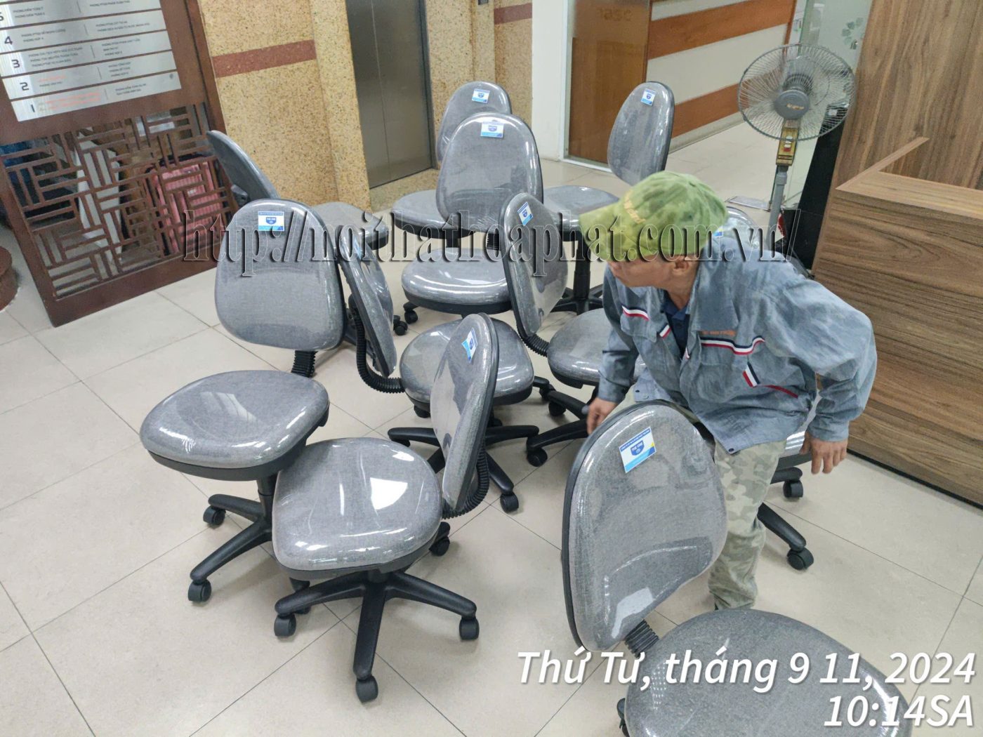 H&igrave;nh ảnh thực tế ghế nh&acirc;n vi&ecirc;n văn ph&ograve;ng SG550K-8