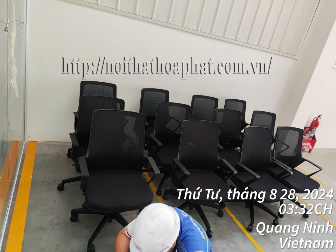 Hình ảnh thực tế ghế xoay lưng lưới nhập khẩu cao cấp FMX805 Hình ảnh thực tế ghế xoay lưng lưới nhập khẩu cao cấp FMX805