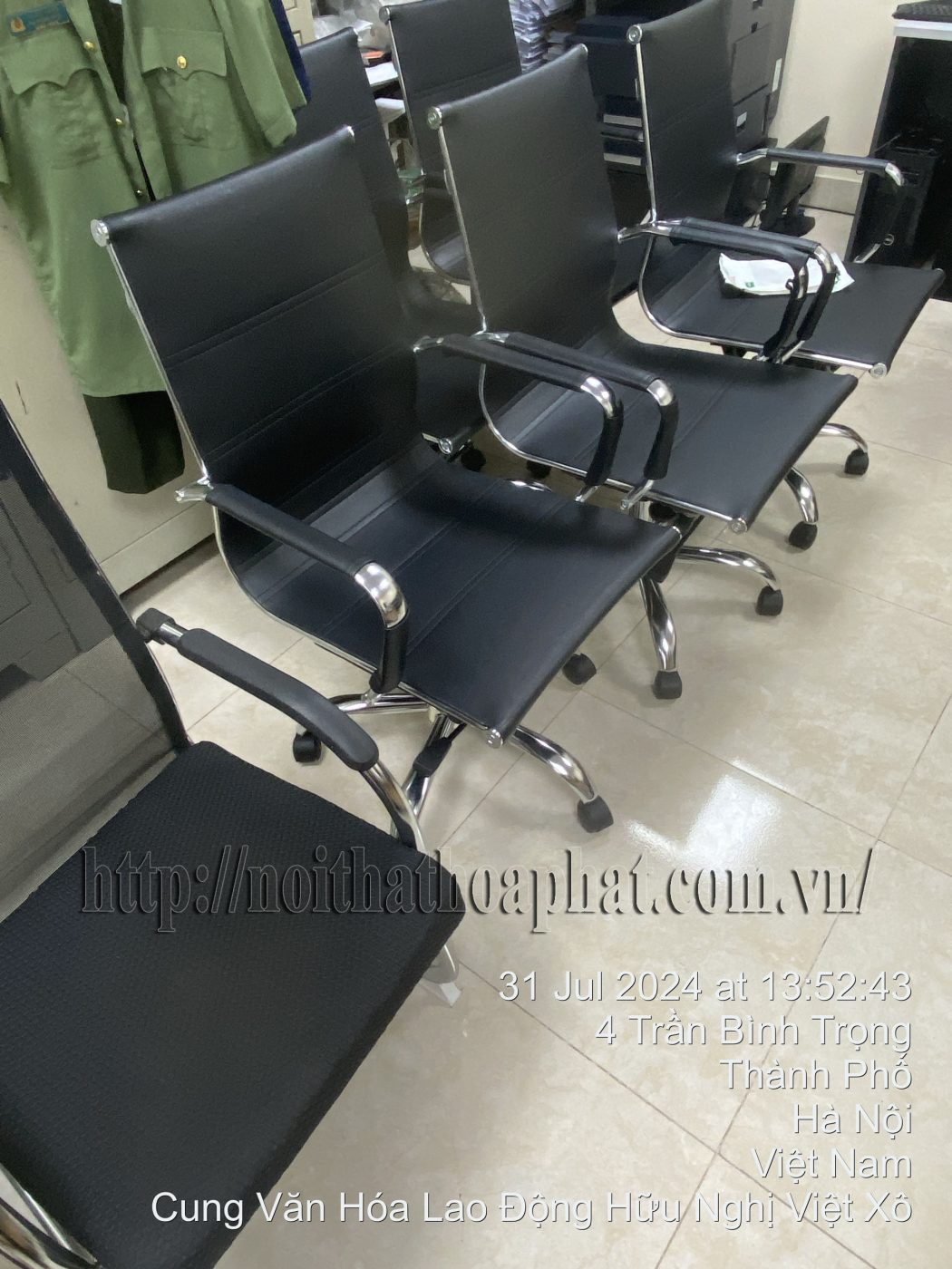 H&igrave;nh ảnh thực tế ghế xoay lưng trung cao cấp H&ograve;a Ph&aacute;t GL212