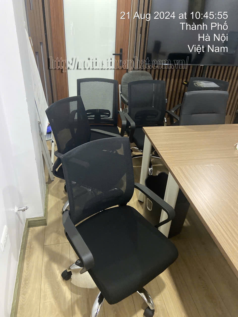 H&igrave;nh ảnh thực tế ghế xoay lưới nh&acirc;n vi&ecirc;n h&ograve;a ph&aacute;t GL117R