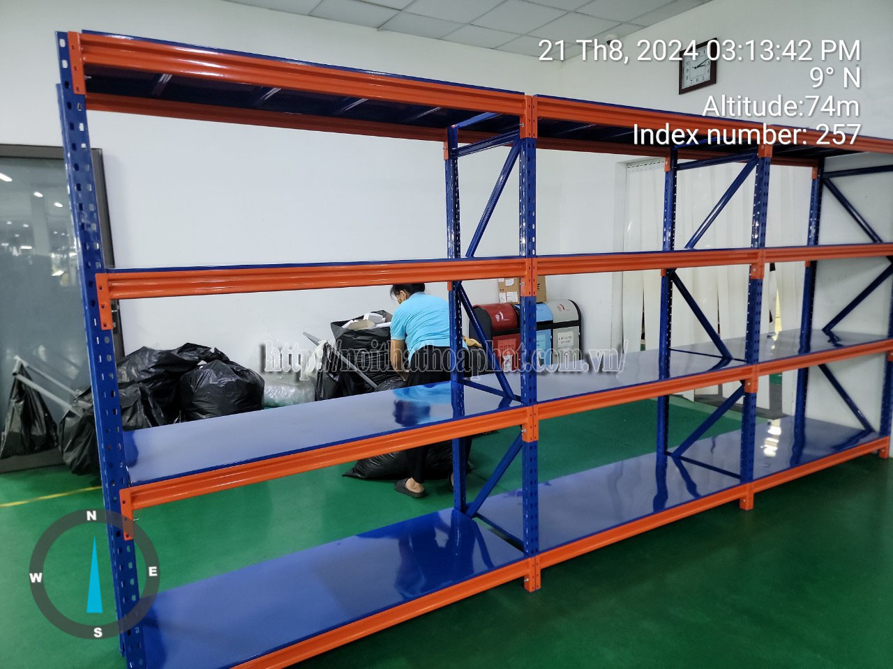 Hình ảnh thực tế kệ sắt trung tải để đồ 1m5 GTT15DL-4 Hình ảnh thực tế kệ sắt trung tải để đồ 1m5 GTT15DL