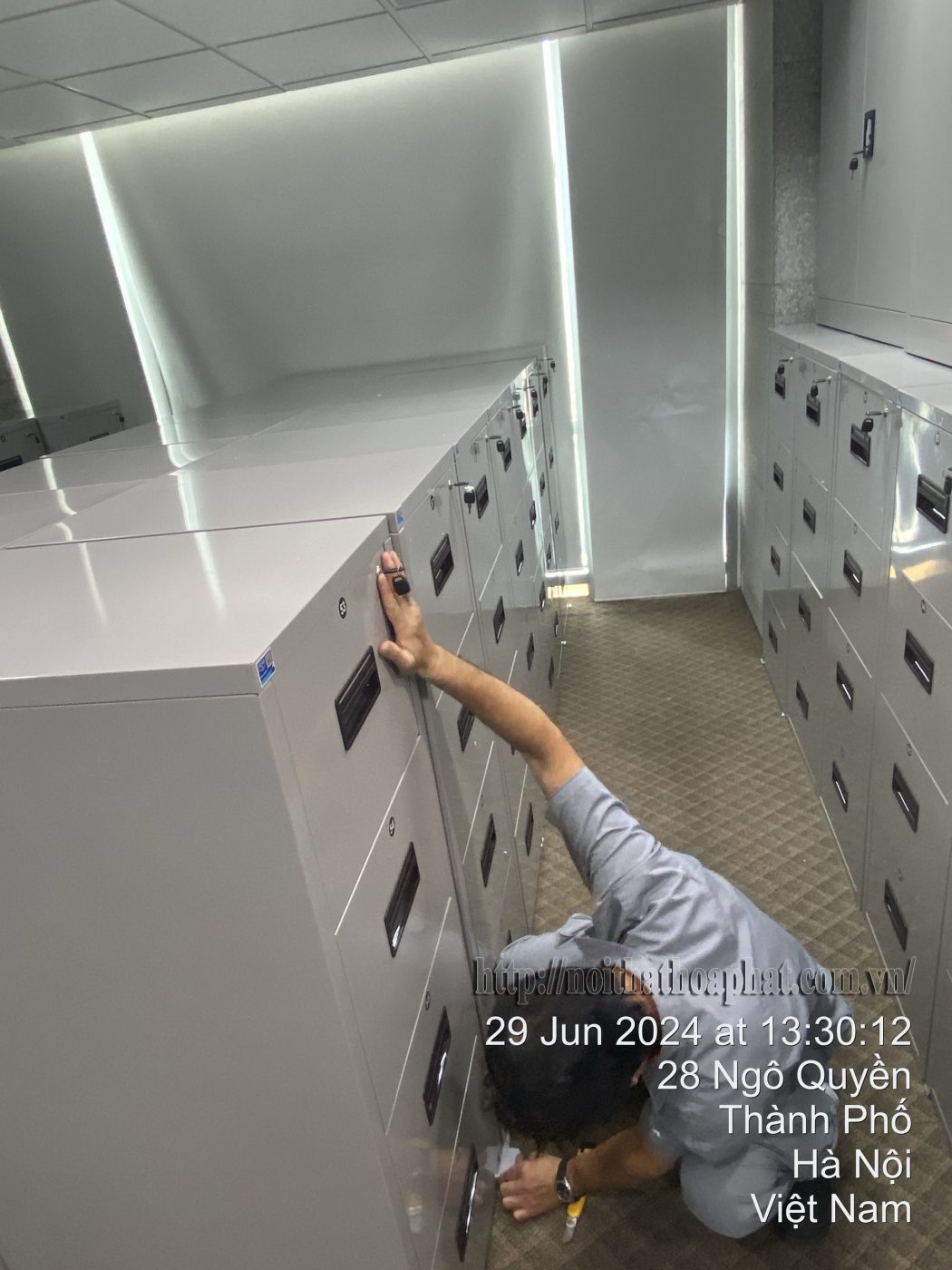 Hình ảnh thực tế tủ file tài liệu 4 ngăn TU4F-4 Hình ảnh thực tế tủ file tài liệu 4 ngăn TU4F-4