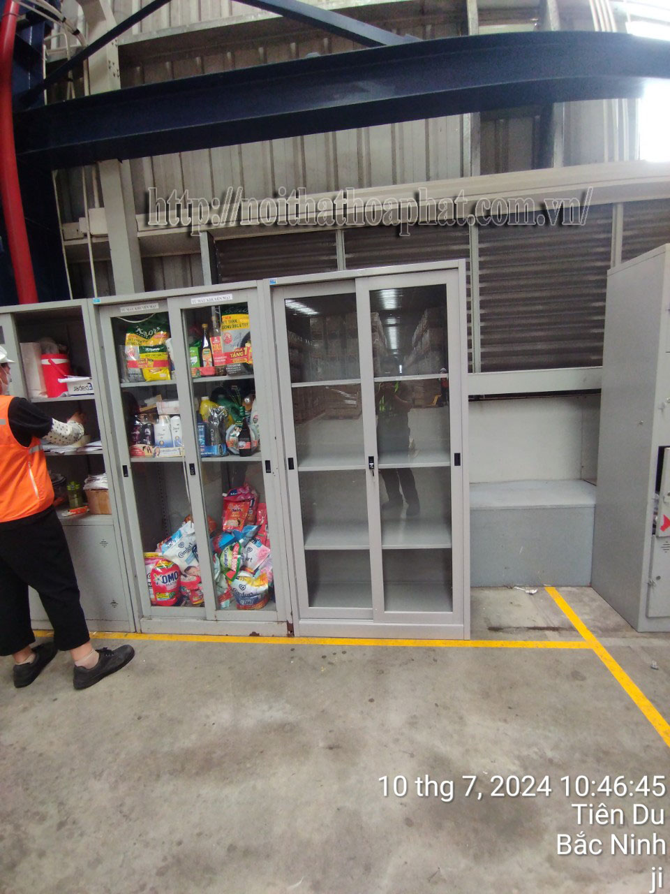 H&igrave;nh ảnh thực tế tủ hồ sơ c&aacute;nh k&iacute;nh TU08-2
