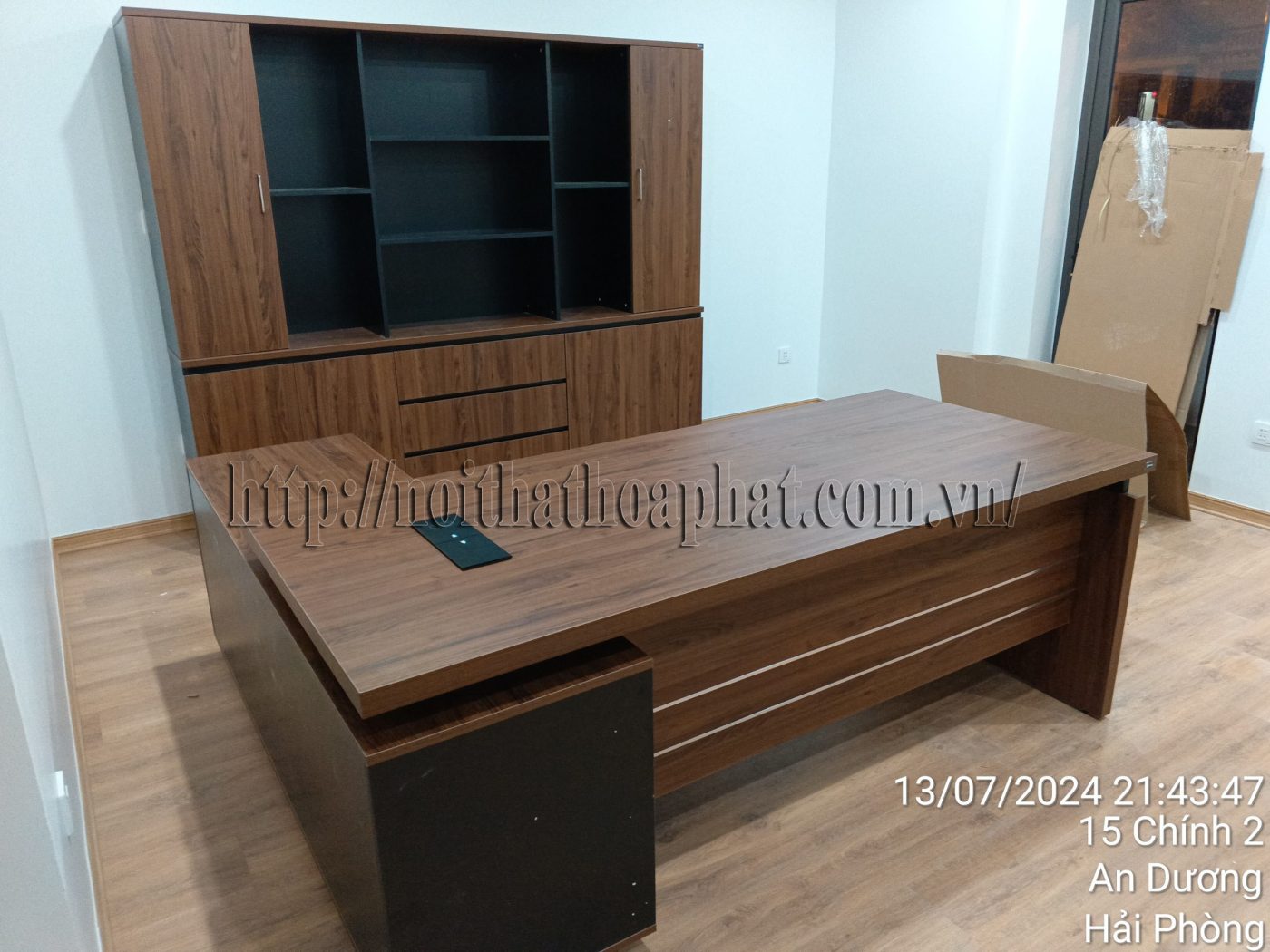 Hình ảnh thực tế tủ lãnh đạo LUXT2420V3-2 Hình ảnh thực tế tủ lãnh đạo LUXT2420V3-2