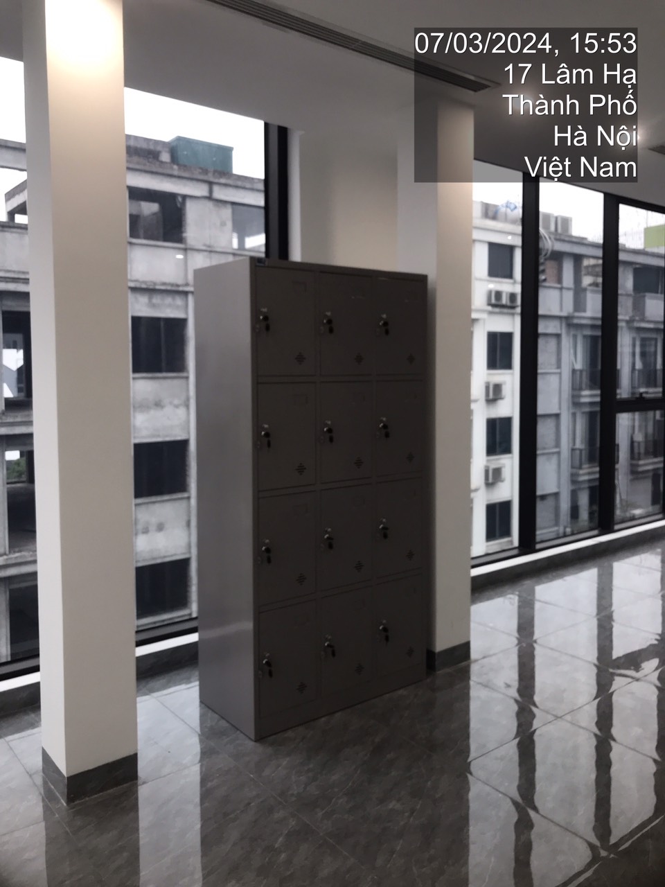 hinh-anh-thuc-te-tu-locker-12-ngan-TU984-3K.jpg