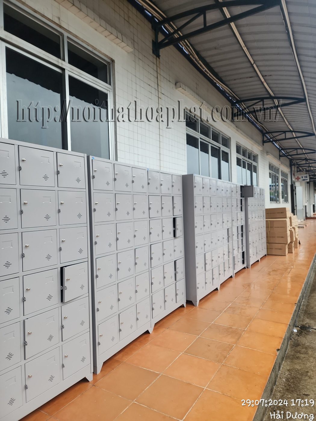 Hình ảnh thực tế tủ locker 18 ngăn TU986-3K-3 Hình ảnh thực tế tủ locker 18 ngăn TU986-3K-3
