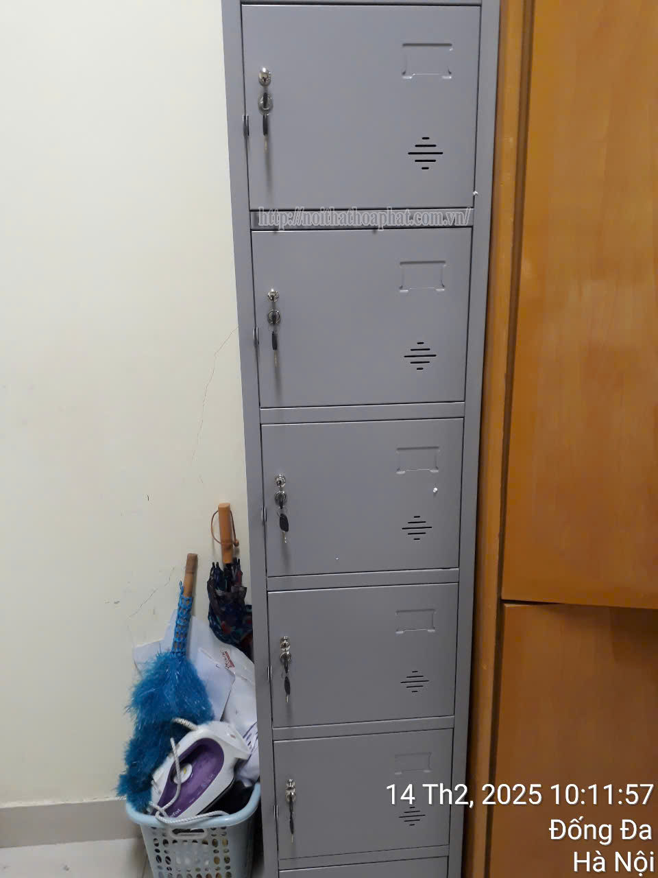 H&igrave;nh ảnh thực tế tủ locker 6 ngăn TU986-1