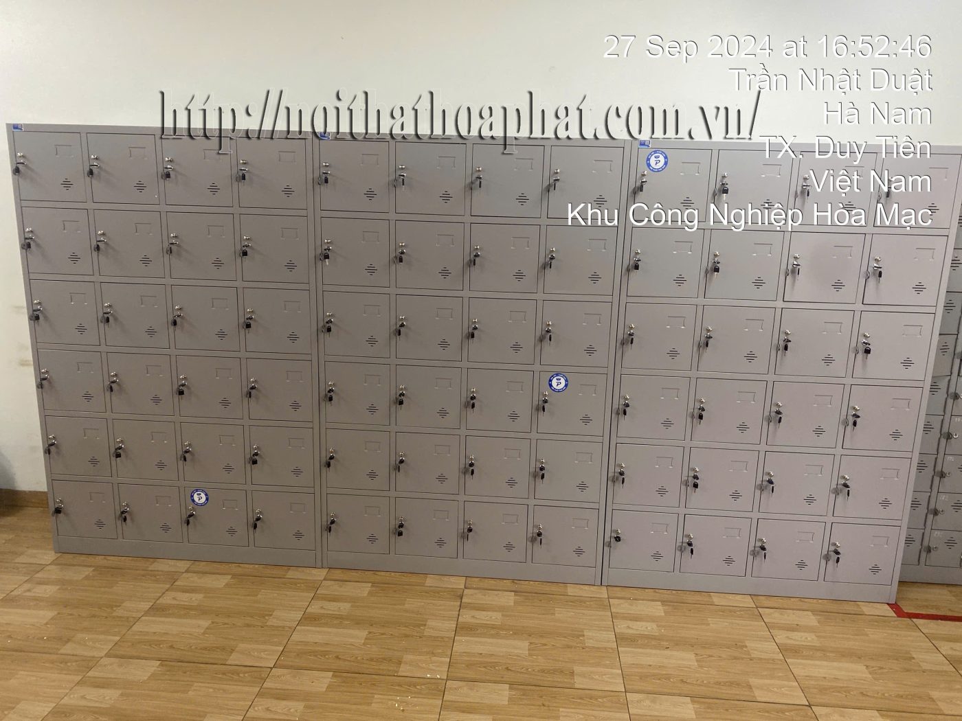H&igrave;nh ảnh thực tế tủ locker sắt 24 ngăn TU986-4KP-1