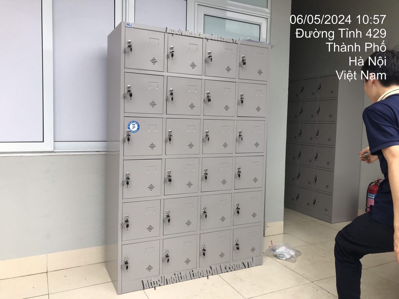 H&igrave;nh ảnh thực tế tủ locker sắt 24 ngăn TU986-4KP