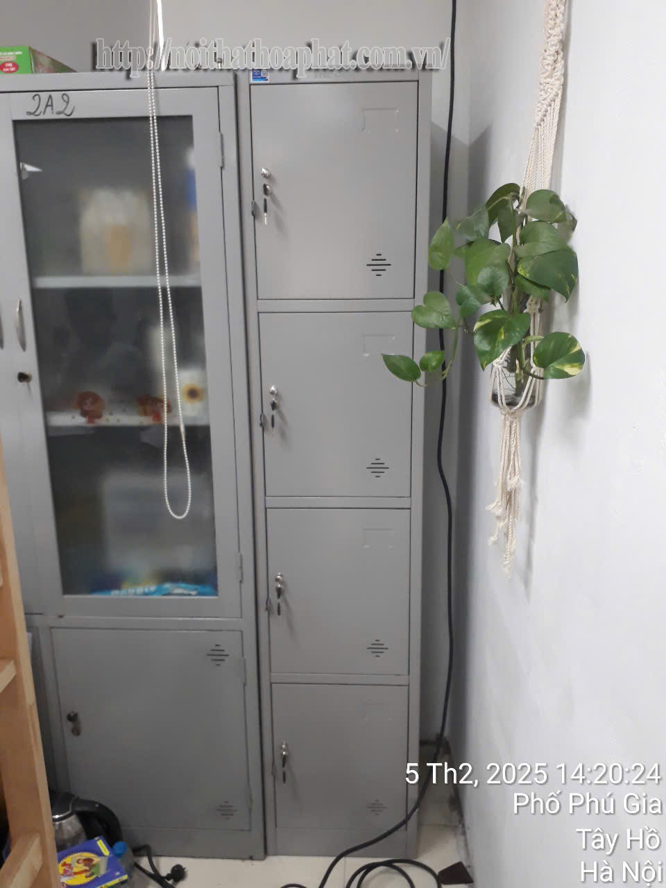 H&igrave;nh ảnh thực tế tủ locker sắt TU984-2