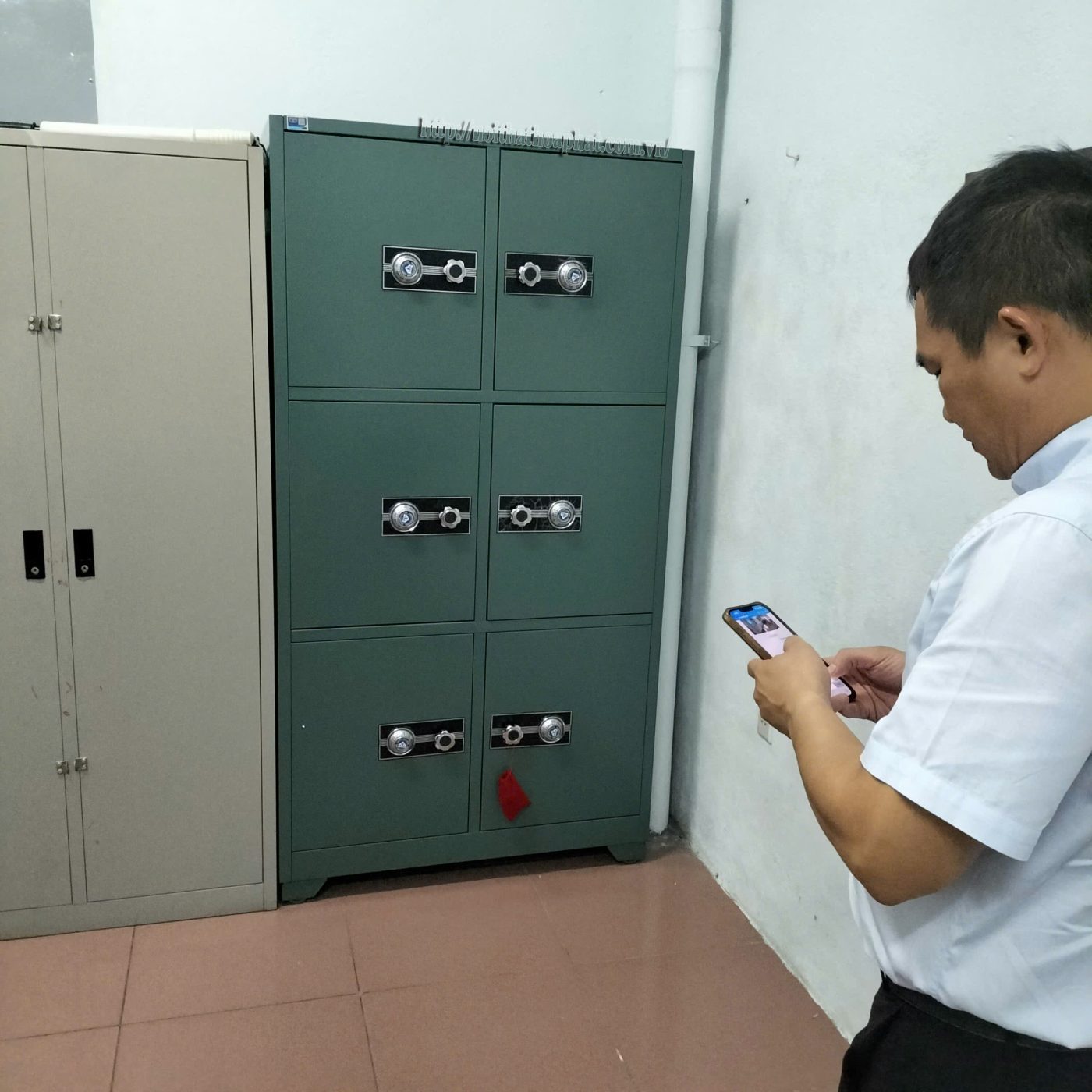 H&igrave;nh ảnh thực tế tủ sắt an to&agrave;n TU09K6C-1