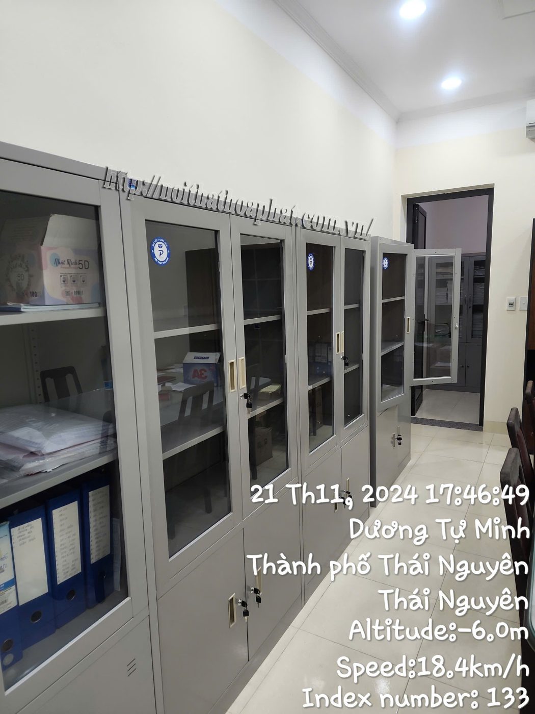 Hình ảnh thực tế tủ sắt sơn tĩnh điện TU09K3PCK-10 Hình ảnh thực tế tủ sắt sơn tĩnh điện TU09K3PCK-10