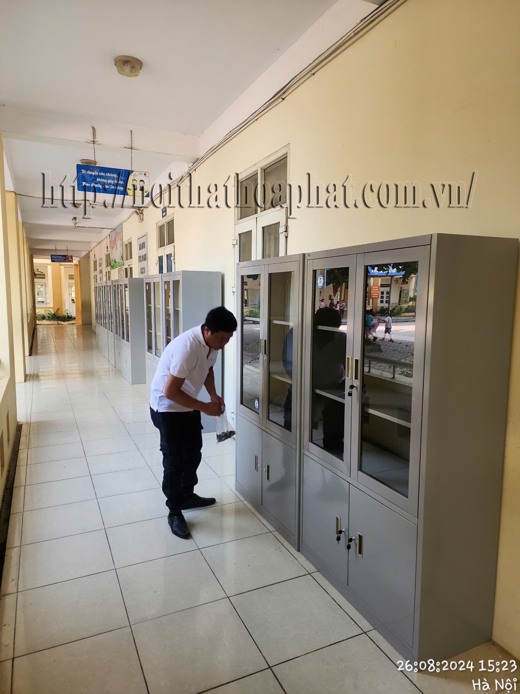 Hình ảnh thực tế tủ sắt sơn tĩnh điện TU09K3PCK-4 Hình ảnh thực tế tủ sắt sơn tĩnh điện TU09K3PCK-4