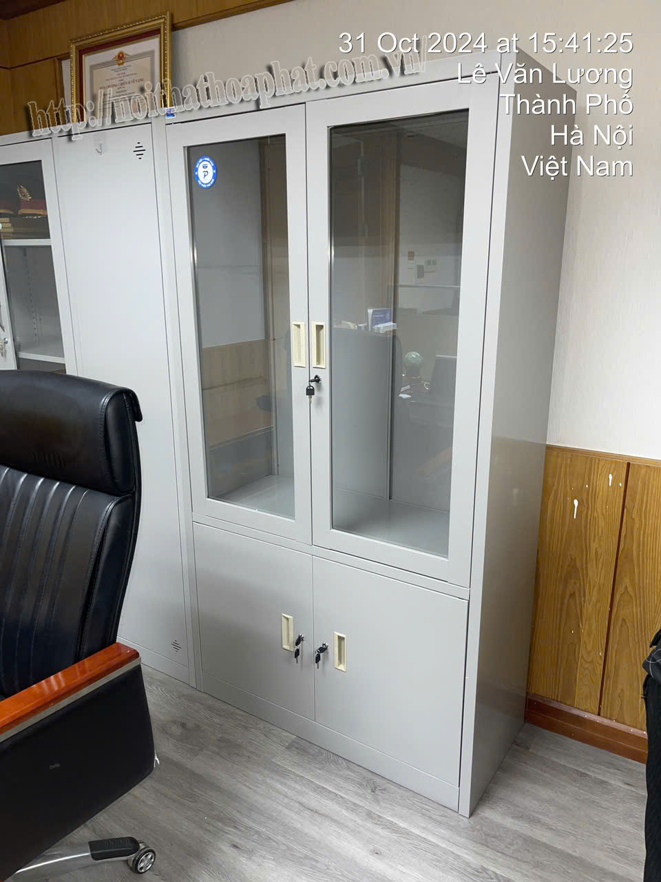 Hình ảnh thực tế tủ sắt sơn tĩnh điện TU09K3PCK-8 Hình ảnh thực tế tủ sắt sơn tĩnh điện TU09K3PCK-8