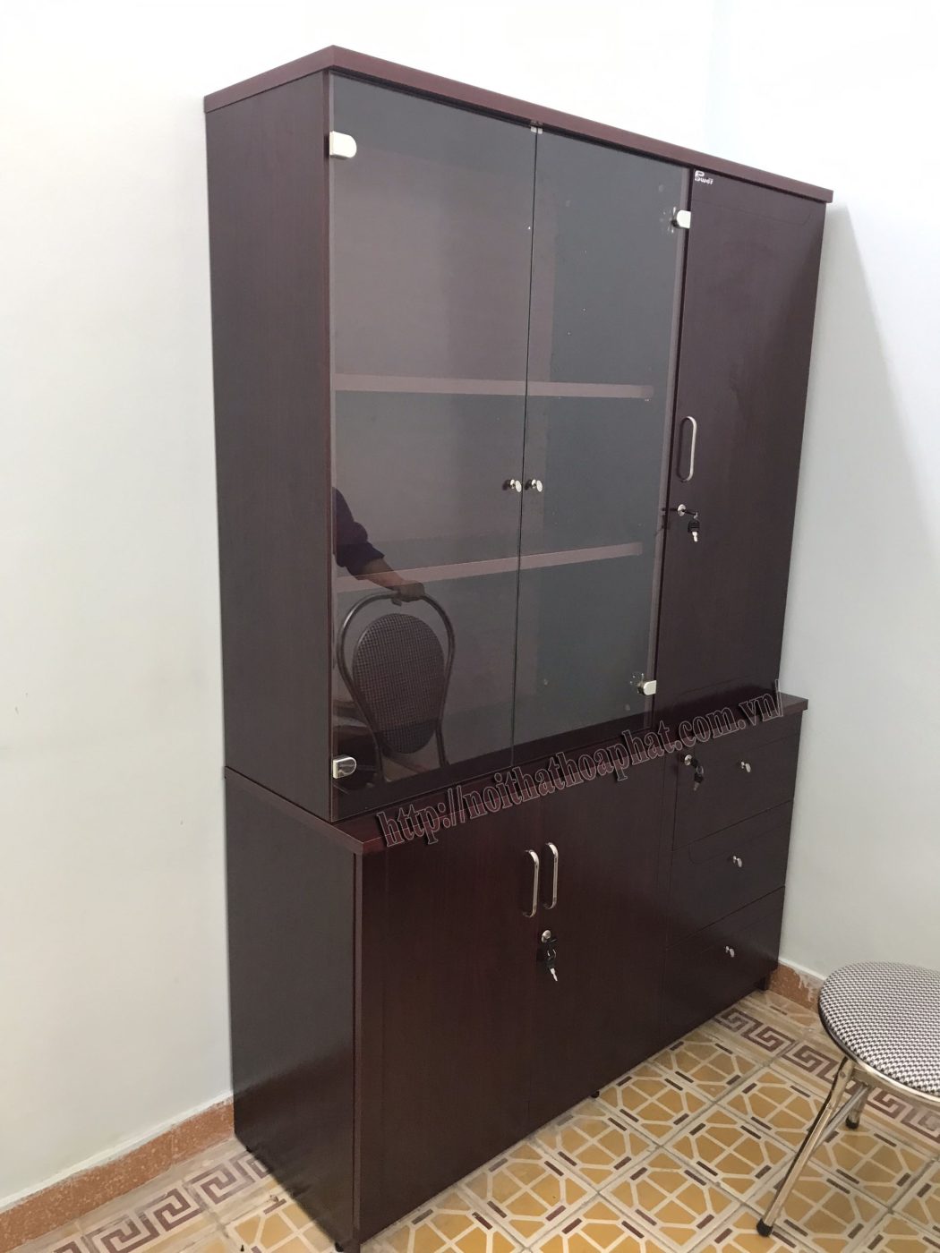 Hình ảnh thực tế tủ tài liệu sơn PU 3 buồng DC1350H1 Hình ảnh thực tế tủ tài liệu sơn PU 3 buồng DC1350H1
