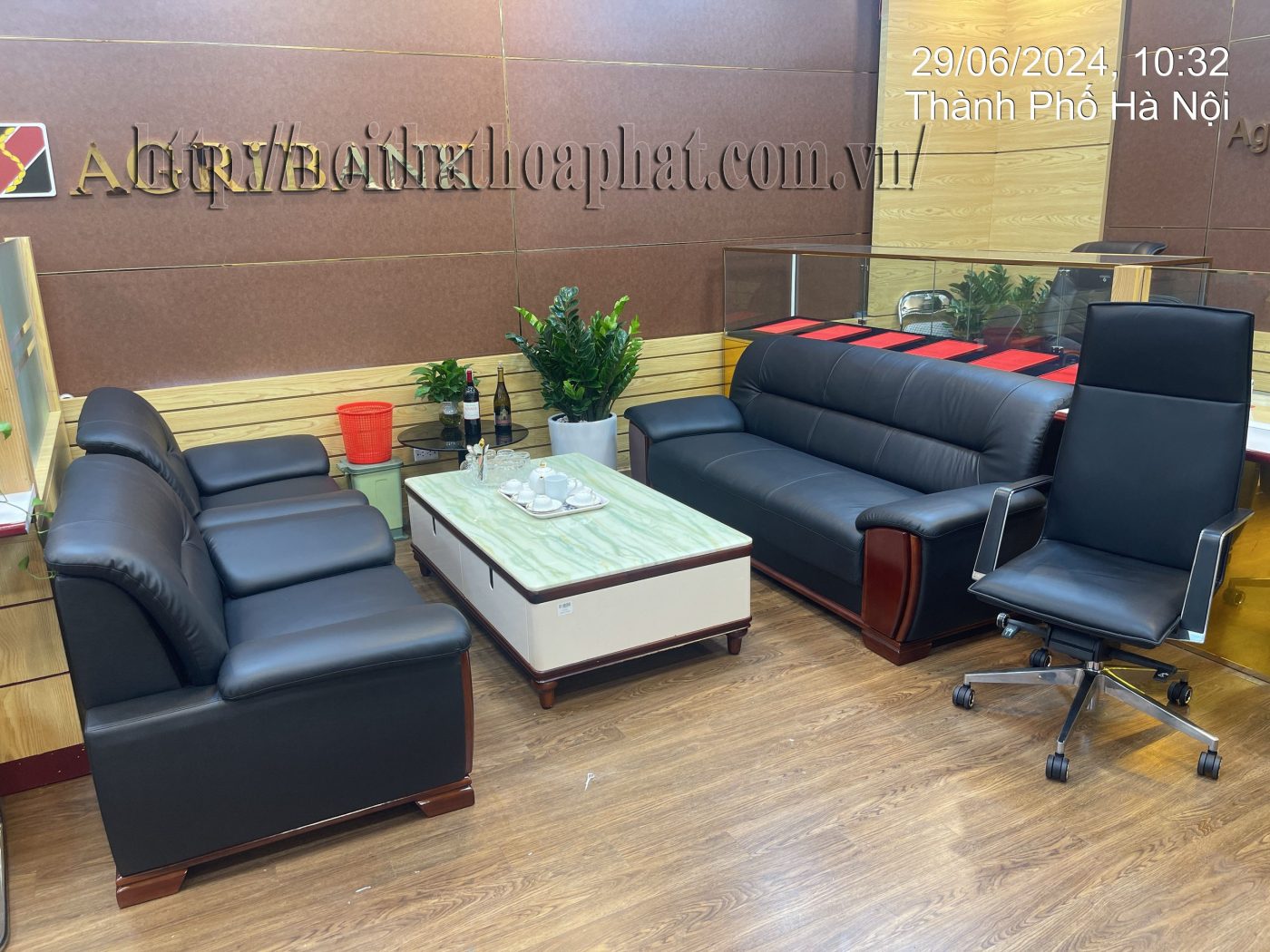 H&igrave;nh ảnh thực tế bộ sofa bọc da cao cấp SF01-1