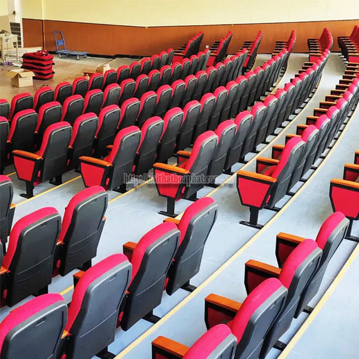 c&oacute; hỗ trợ lắp đặt ghế hội trường kh&ocirc;ng-3